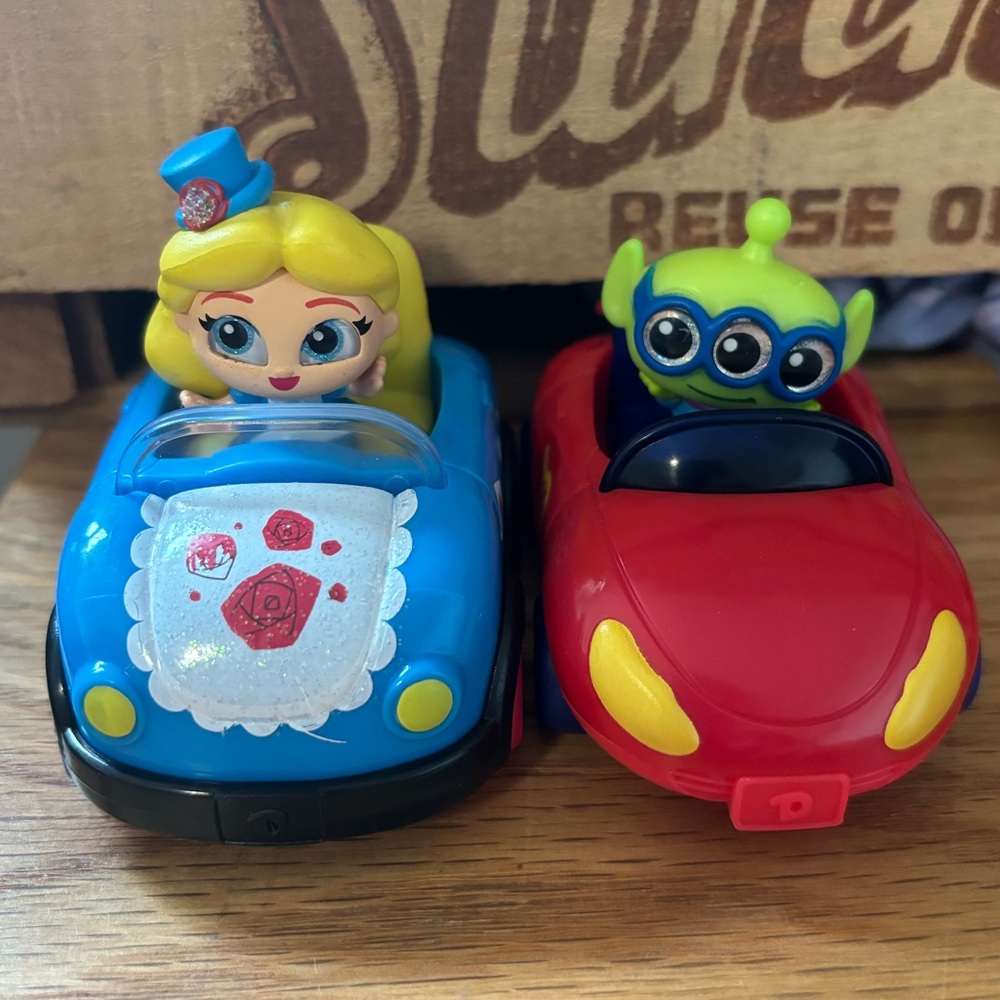 Set of 8 Disney doorable cars and one doorable house